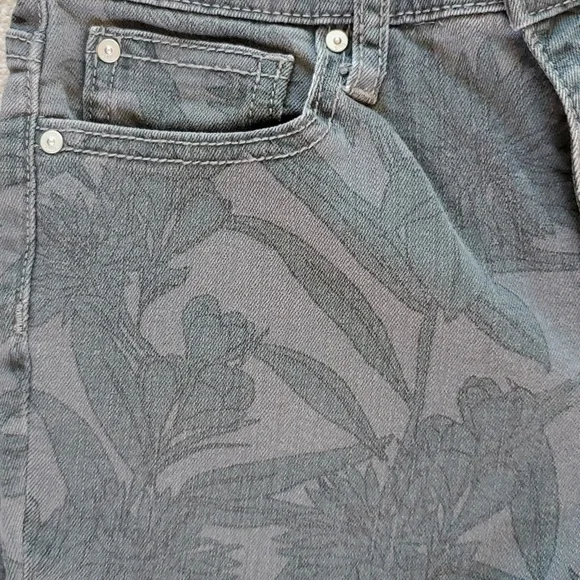 Gap * Flower patterned denim legging NWOT - Picture 3 of 4